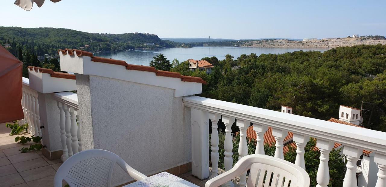 Apartments Vila Lavanda Omišalj Exterior foto